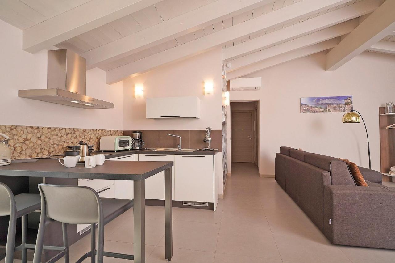 Gardaliva 5 Apartment Manerba del Garda Exterior photo